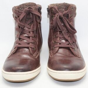 Taos Respect Chocolate Brown Leather Side Zip Boots Womens Size 9 EUC Comfort